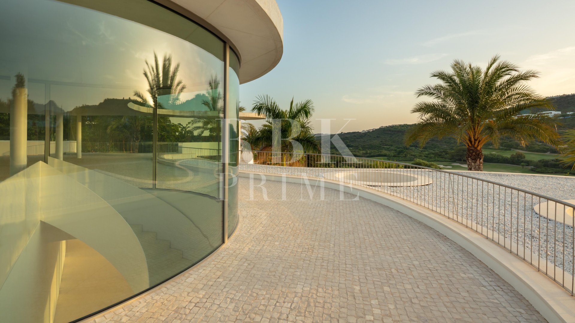 Resale - Villa -
Malaga - Casares