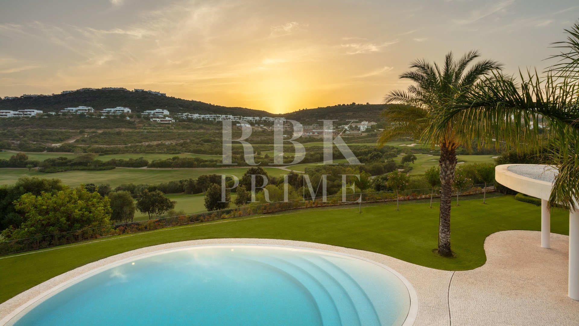 Resale - Villa -
Malaga - Casares