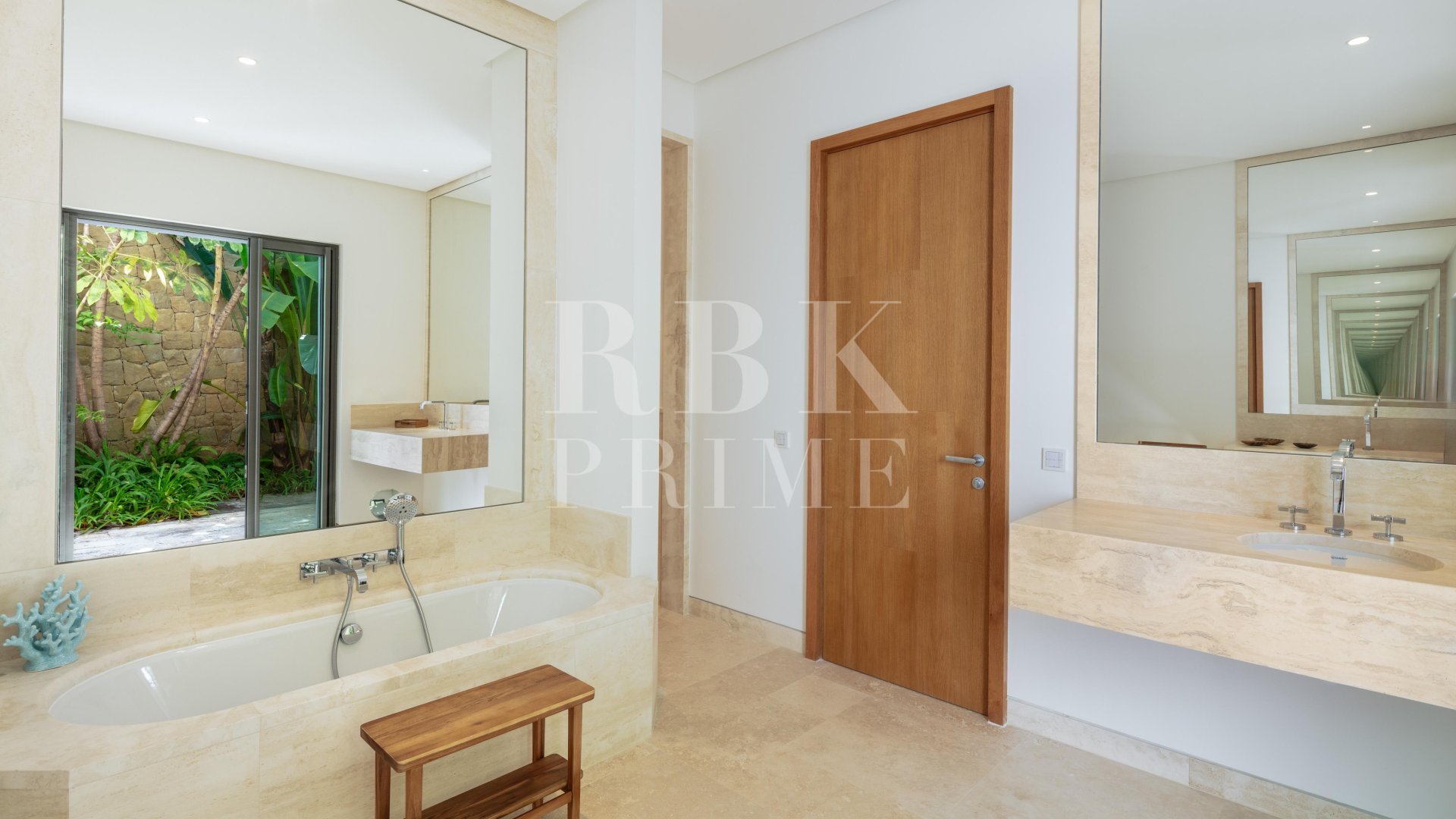 Resale - Villa -
Malaga - Casares