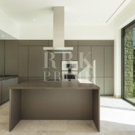 Resale - Villa -
Malaga - Casares