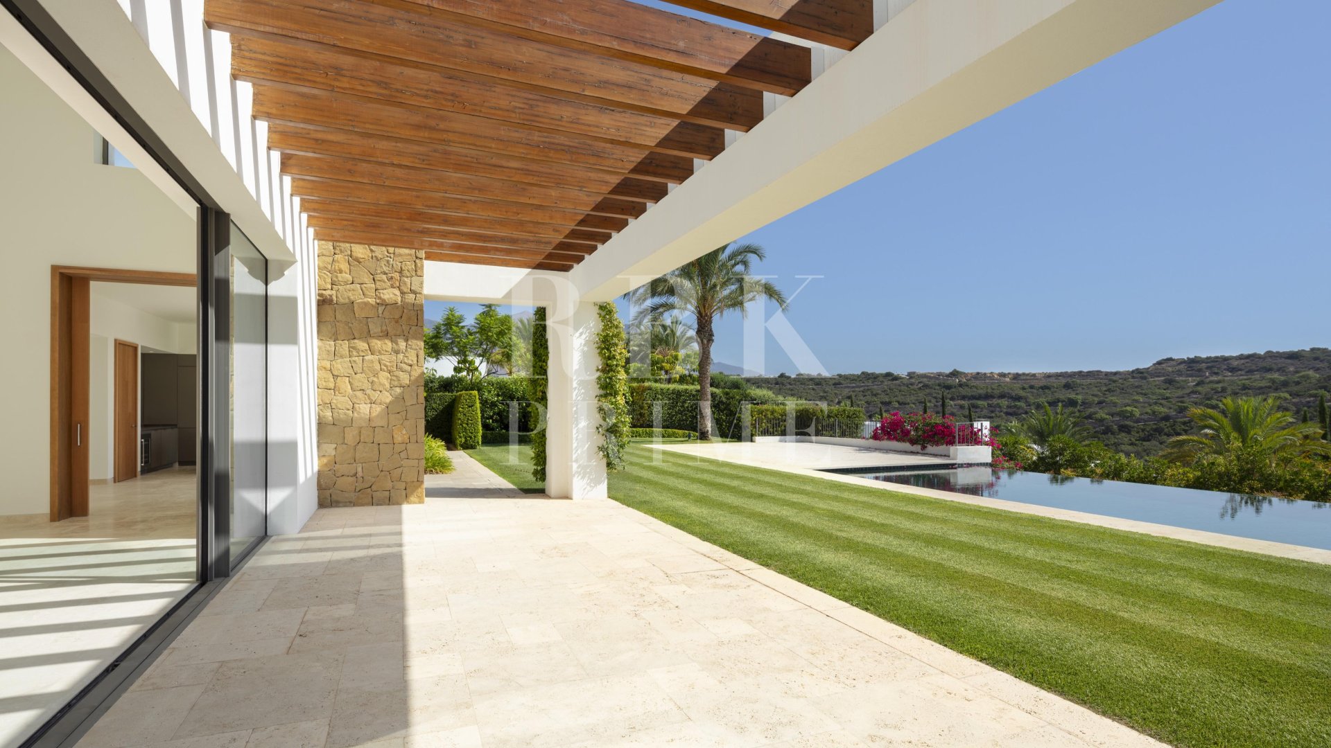 Resale - Villa -
Malaga - Casares