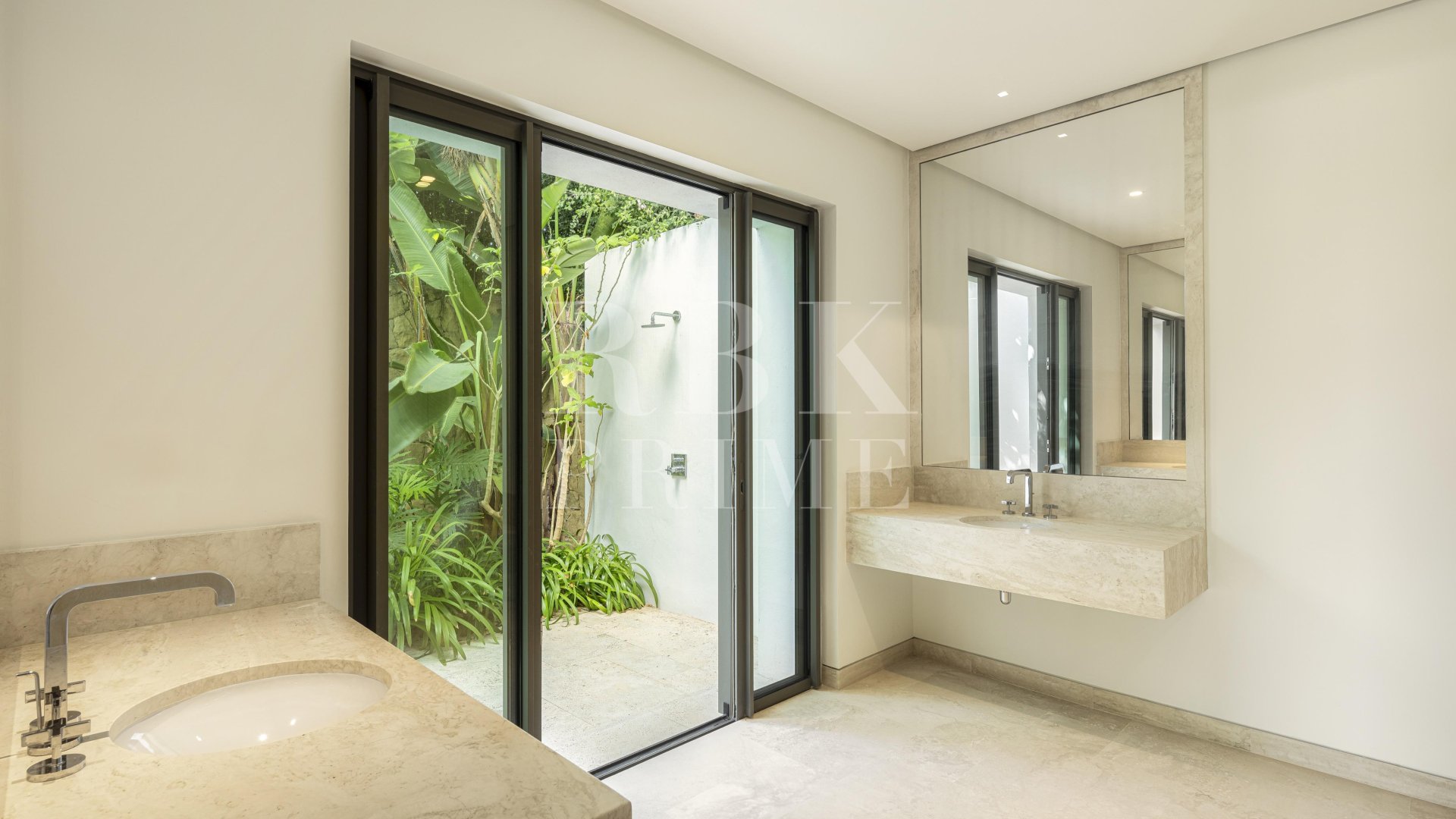 Resale - Villa -
Malaga - Casares