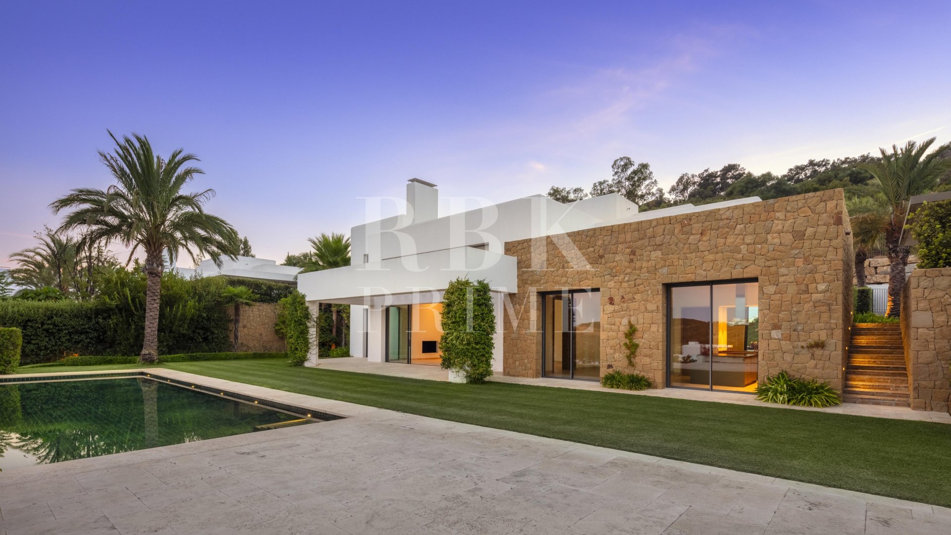 Resale - Villa -
Malaga - Casares