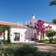 Resale - Villa -
Malaga - Casares