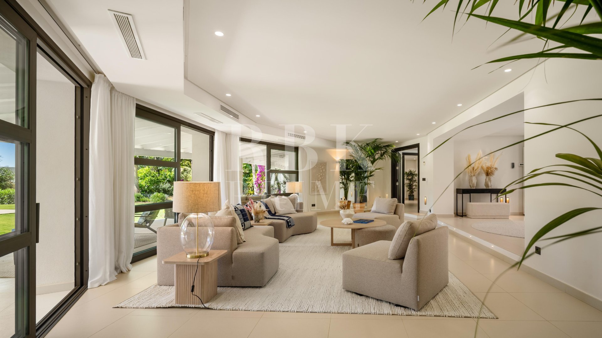 Resale - Villa -
Malaga - Málaga