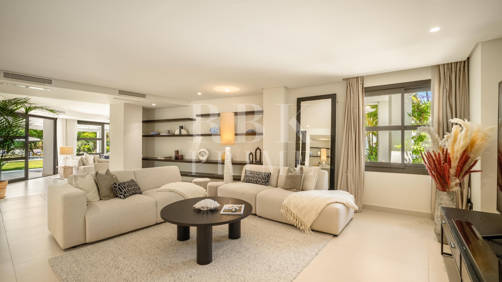 Resale - Villa -
Malaga - Málaga