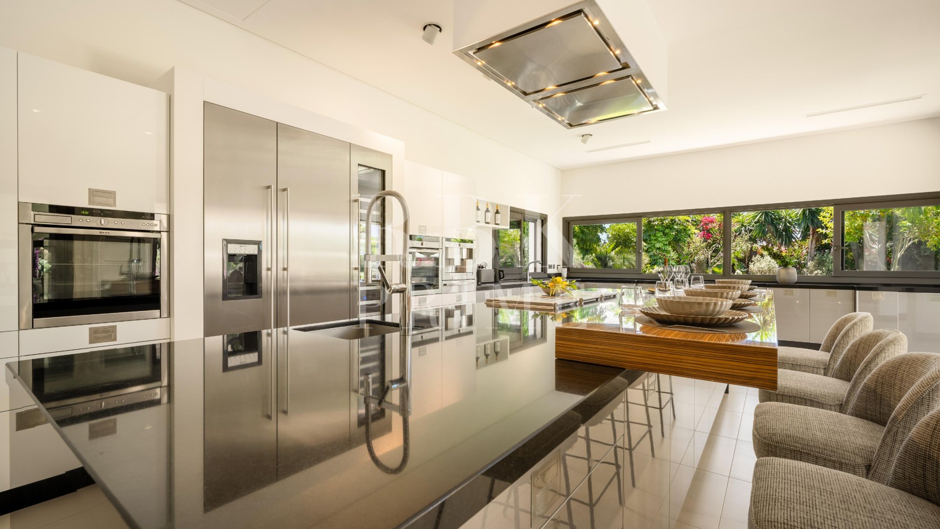 Resale - Villa -
Malaga - Málaga