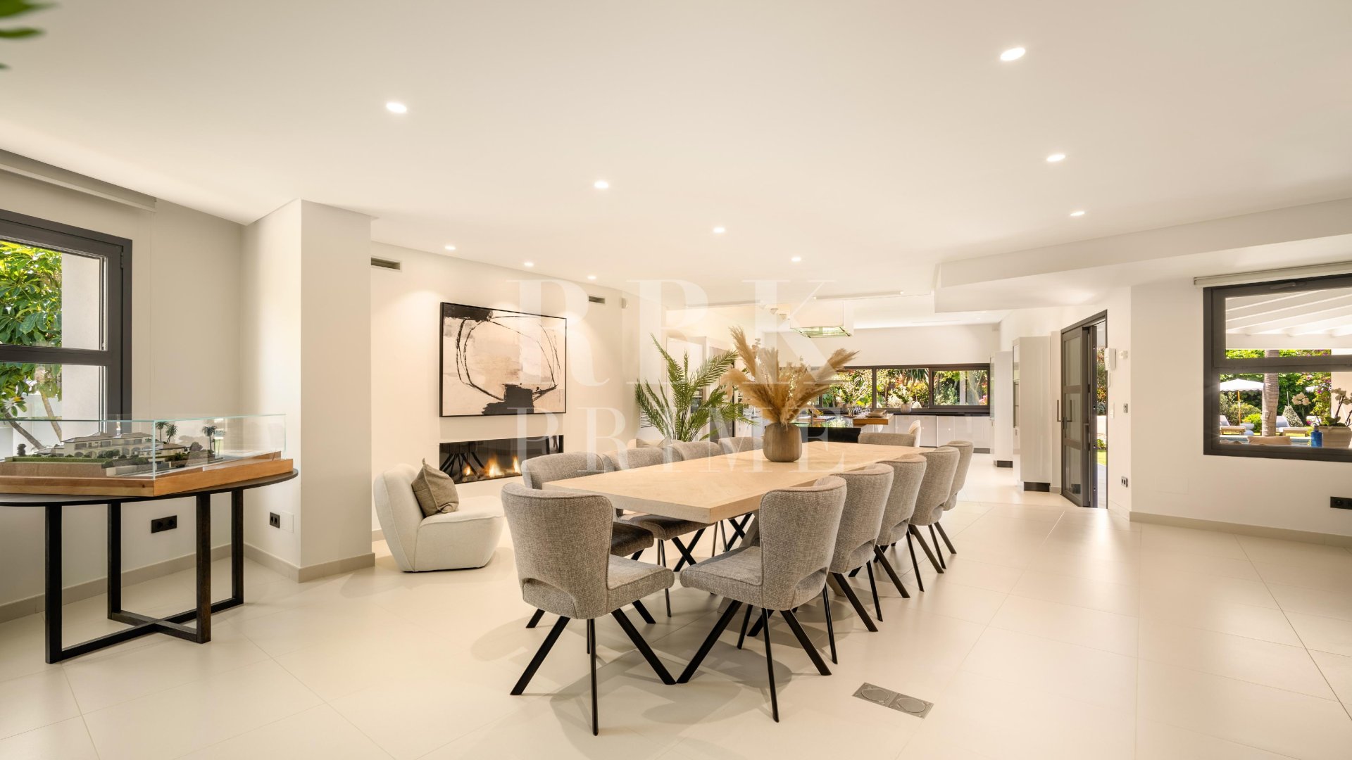 Resale - Villa -
Malaga - Málaga