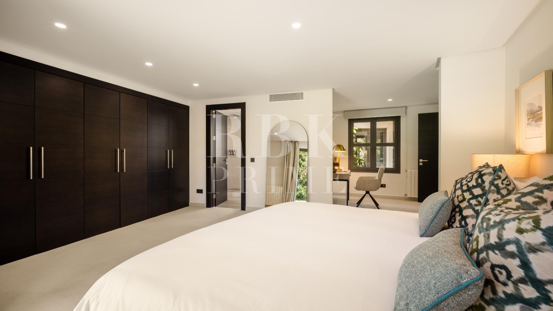 Resale - Villa -
Malaga - Málaga