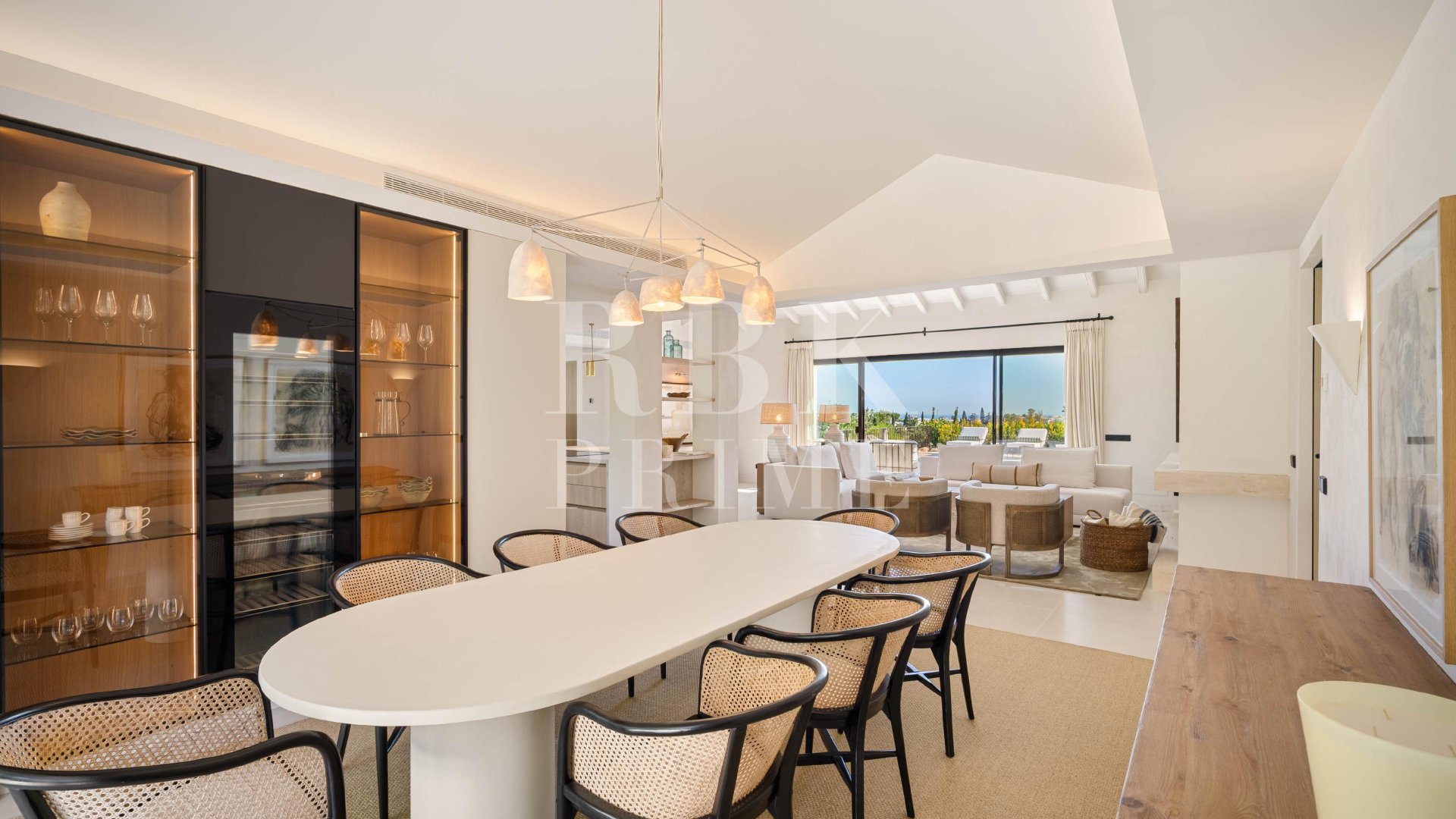 Resale - Villa -
Malaga - Nueva Andalucía
