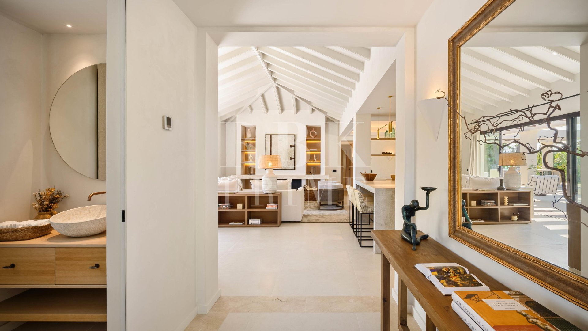 Resale - Villa -
Malaga - Nueva Andalucía