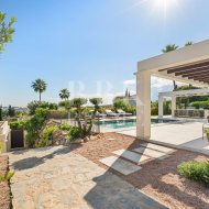 Resale - Villa -
Malaga - Nueva Andalucía
