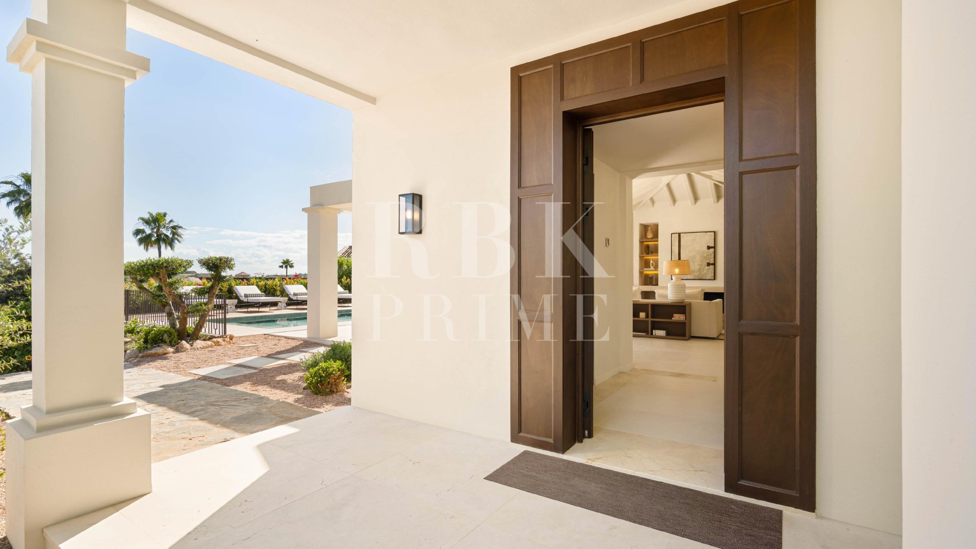 Resale - Villa -
Malaga - Nueva Andalucía