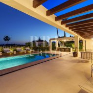 Resale - Villa -
Malaga - Nueva Andalucía