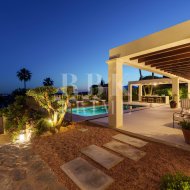 Resale - Villa -
Malaga - Nueva Andalucía