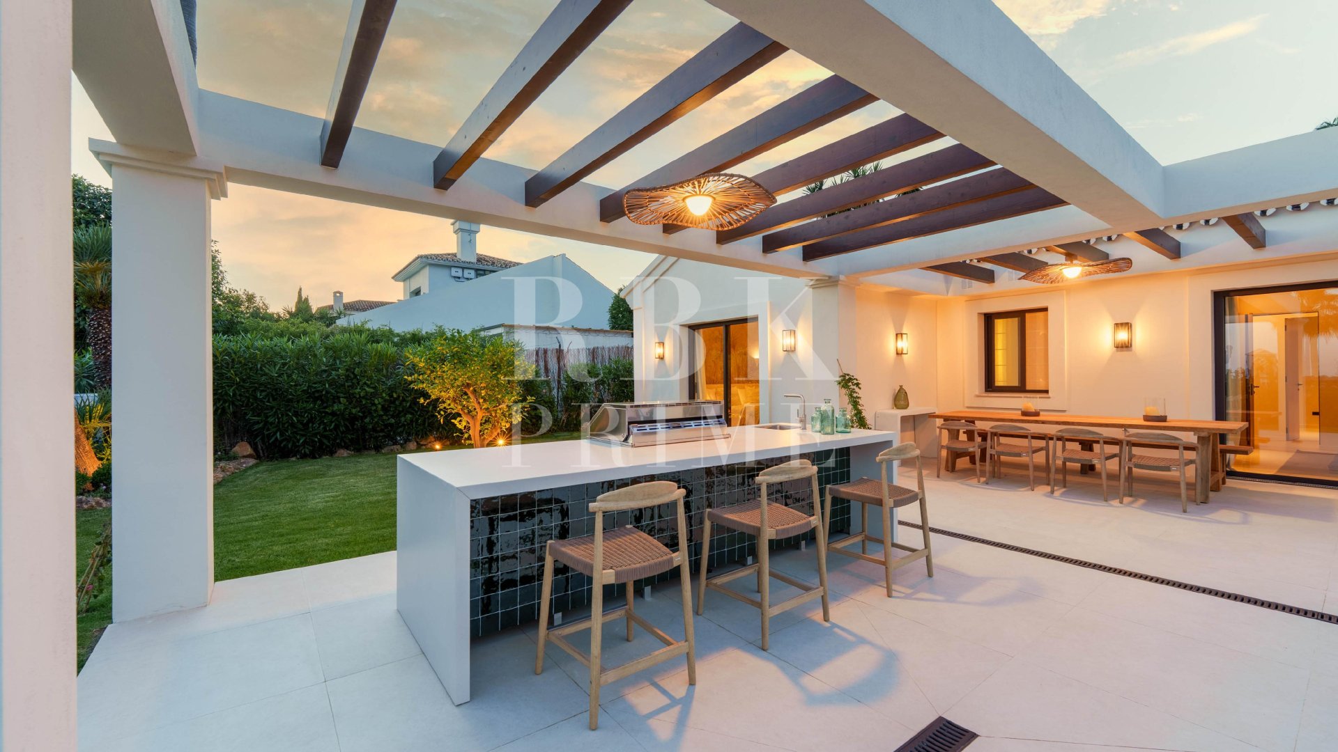 Resale - Villa -
Malaga - Nueva Andalucía