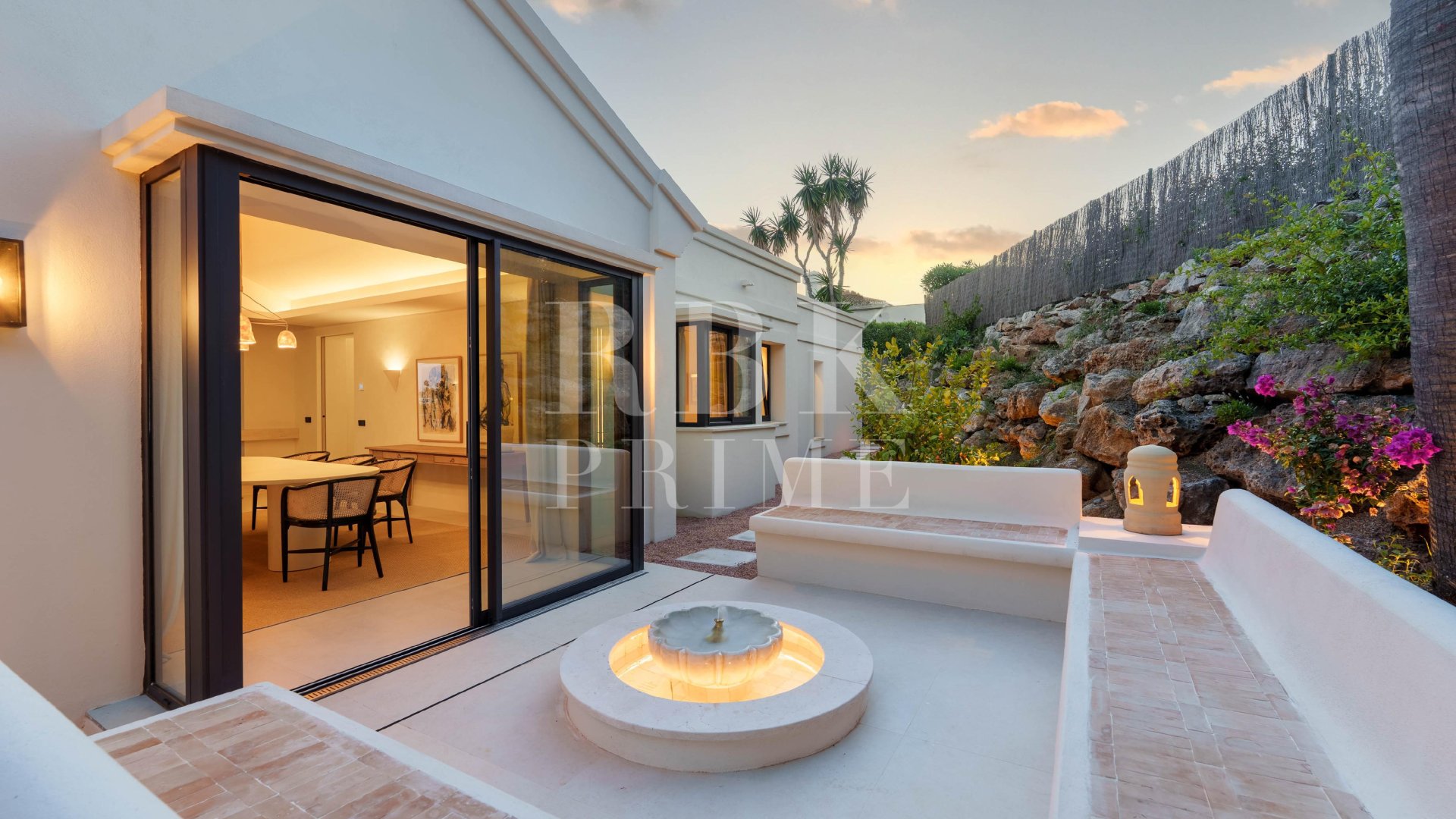 Resale - Villa -
Malaga - Nueva Andalucía