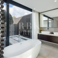 Resale - Villa -
Malaga - Nueva Andalucía