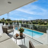 Resale - Villa -
Malaga - Nueva Andalucía