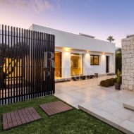 Resale - Villa -
Malaga - Nueva Andalucía