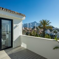 Resale - Villa -
Malaga - Nueva Andalucía