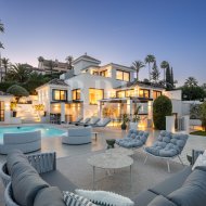Resale - Villa -
Malaga - Nueva Andalucía
