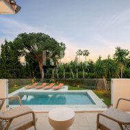 Resale - Villa -
Malaga - Nueva Andalucía