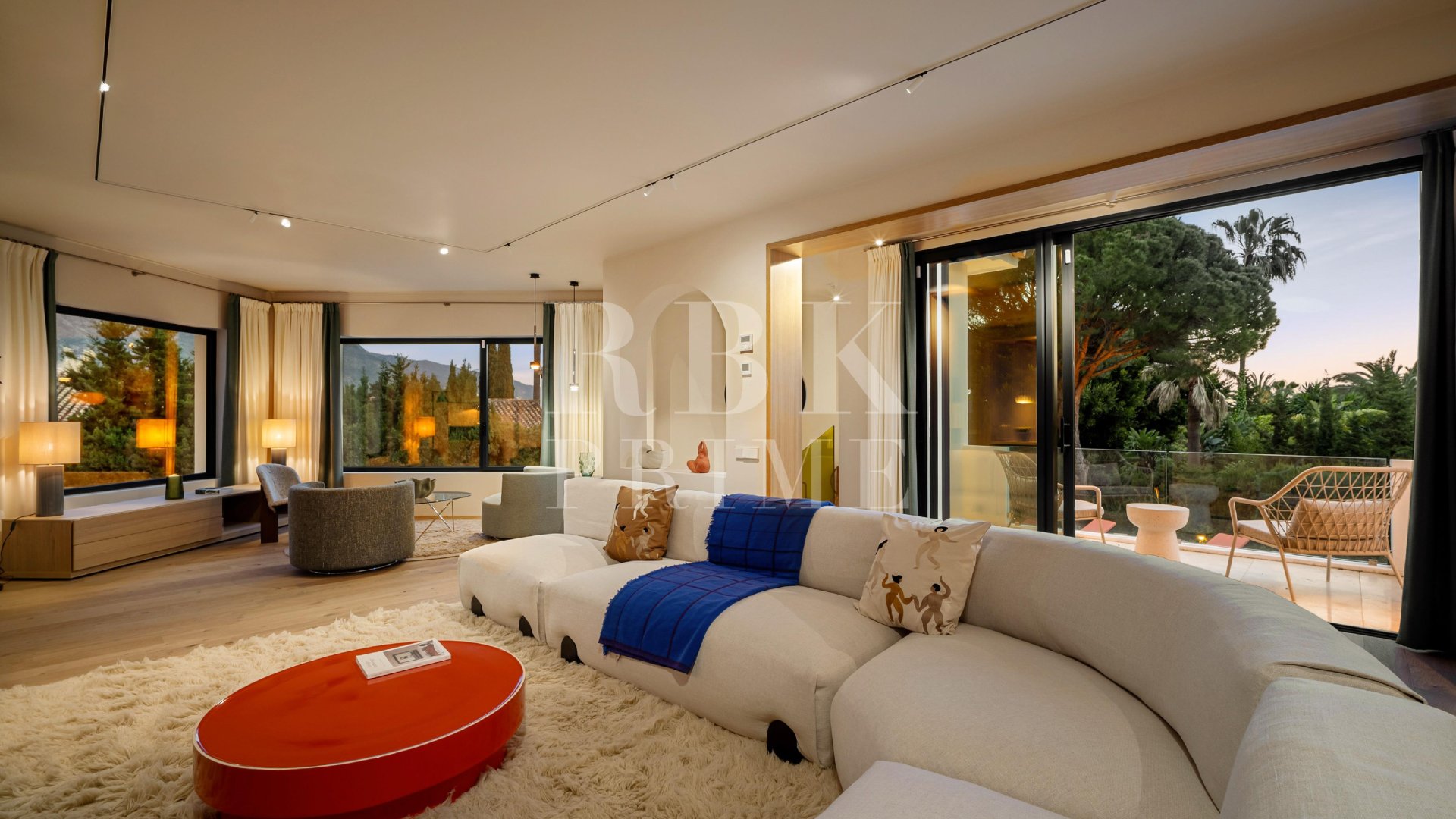 Resale - Villa -
Malaga - Nueva Andalucía