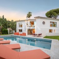 Resale - Villa -
Malaga - Nueva Andalucía