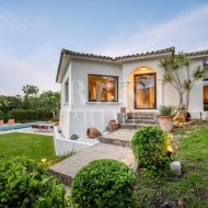 Resale - Villa -
Malaga - Nueva Andalucía
