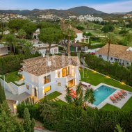 Resale - Villa -
Malaga - Nueva Andalucía