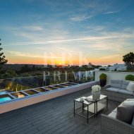 Resale - Villa -
Malaga - Nueva Andalucía