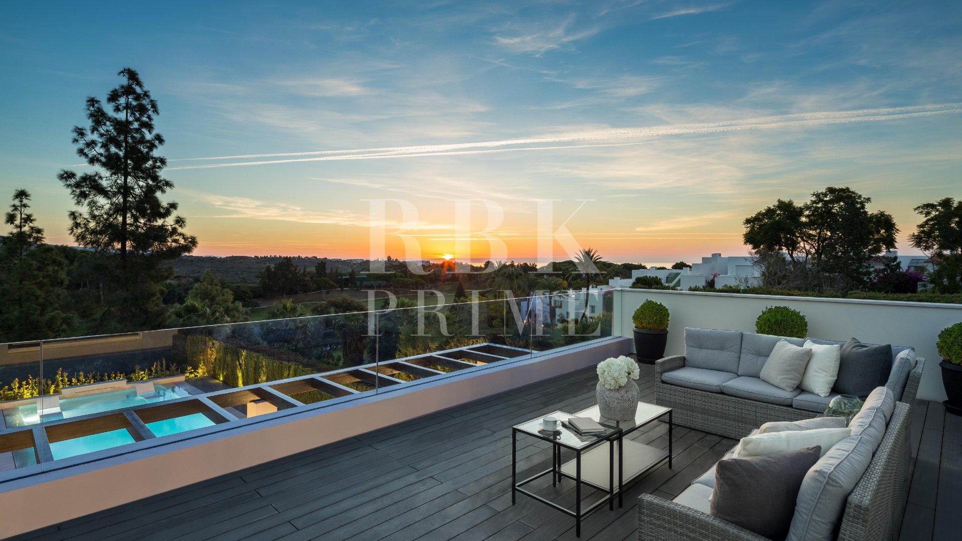 Resale - Villa -
Malaga - Nueva Andalucía