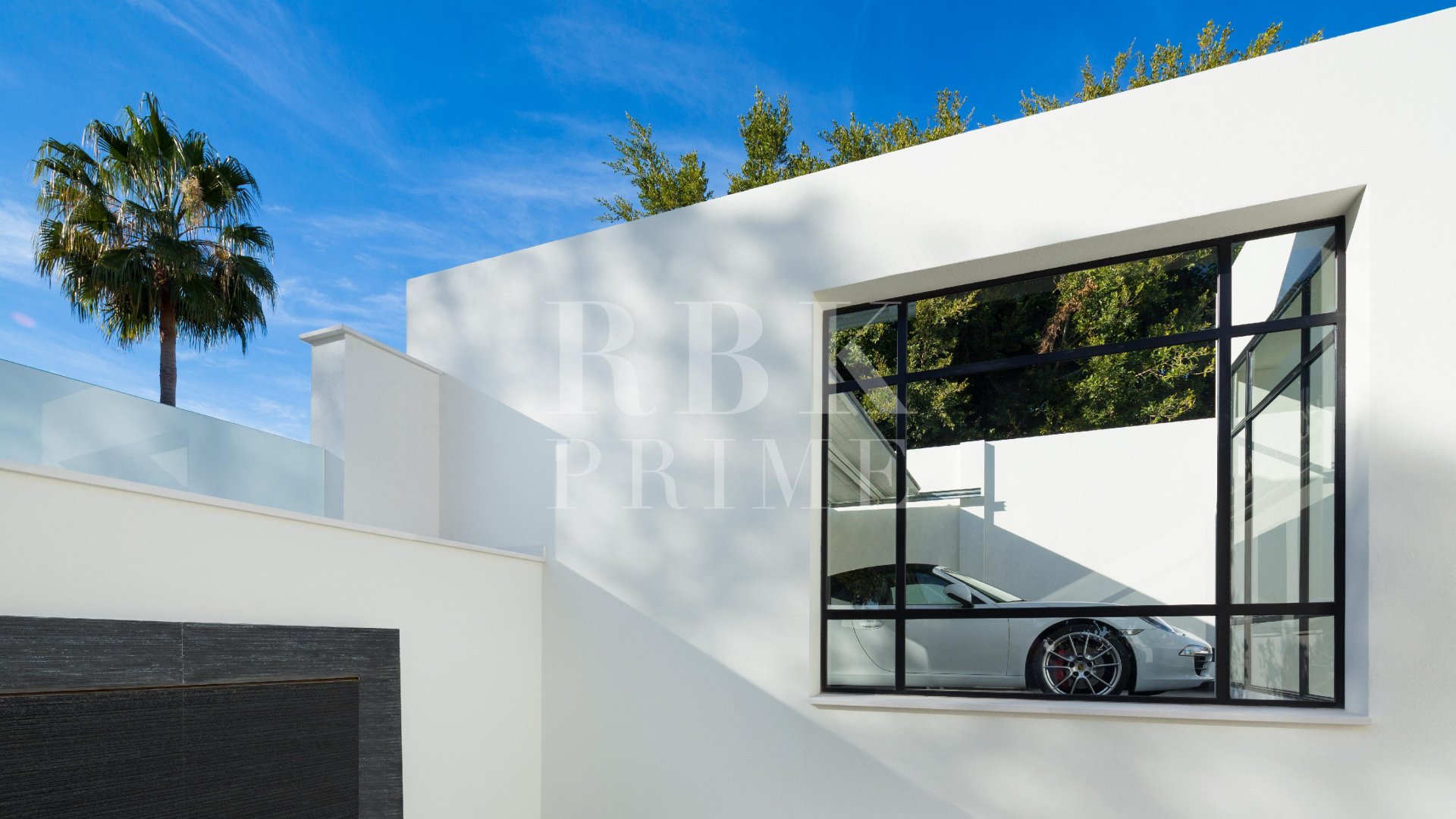 Resale - Villa -
Malaga - Nueva Andalucía