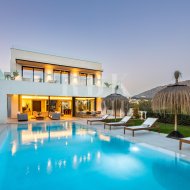 Resale - Villa -
Malaga - Nueva Andalucía