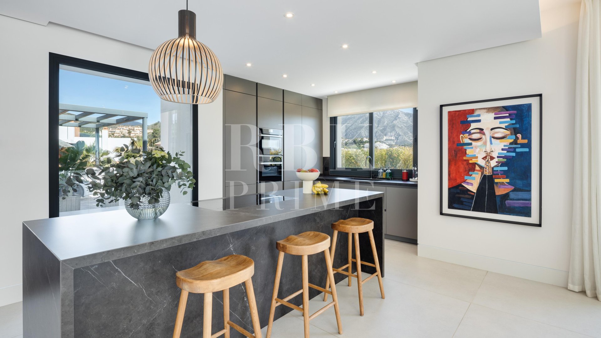 Resale - Villa -
Malaga - Nueva Andalucía