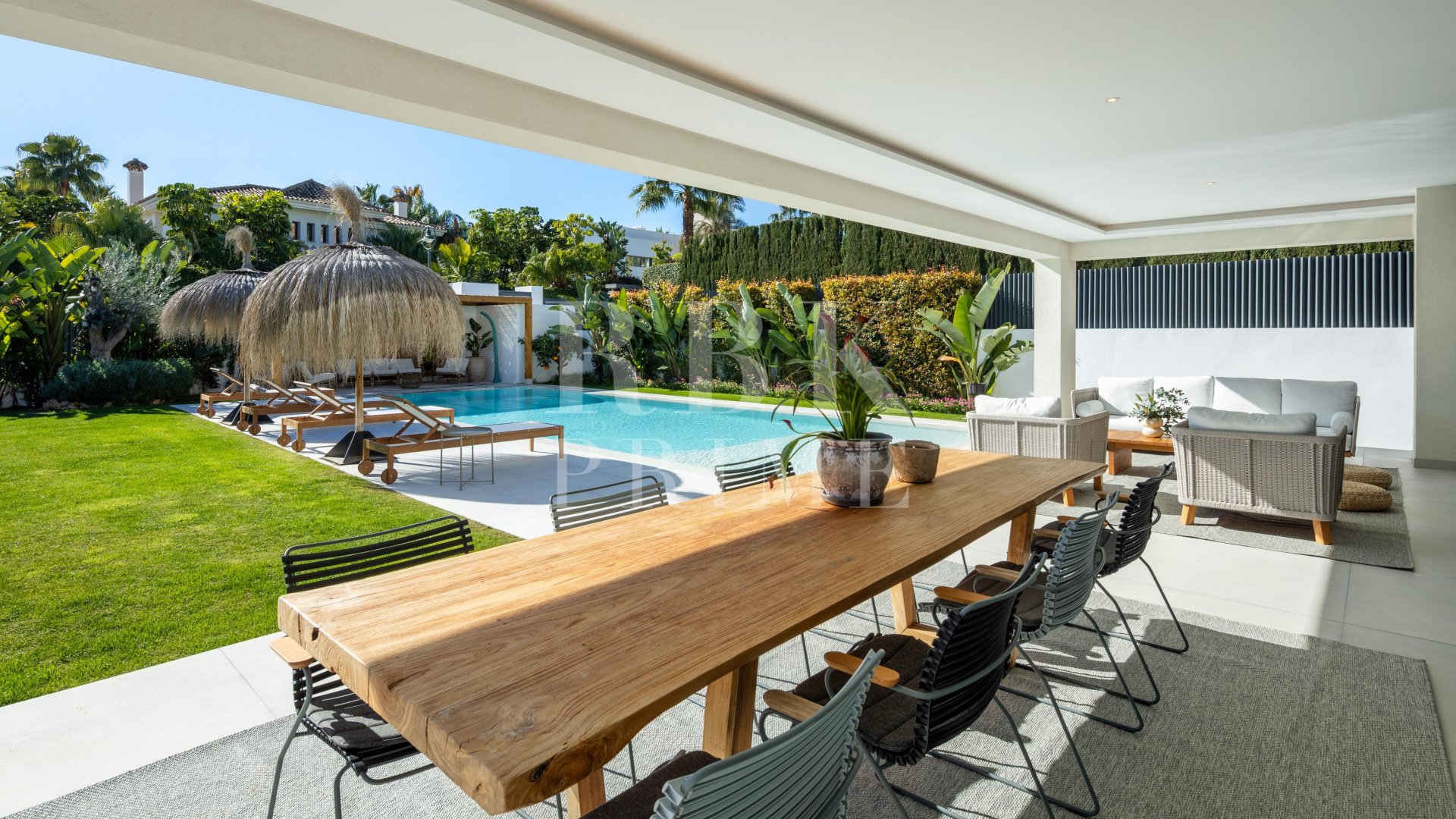 Resale - Villa -
Malaga - Nueva Andalucía