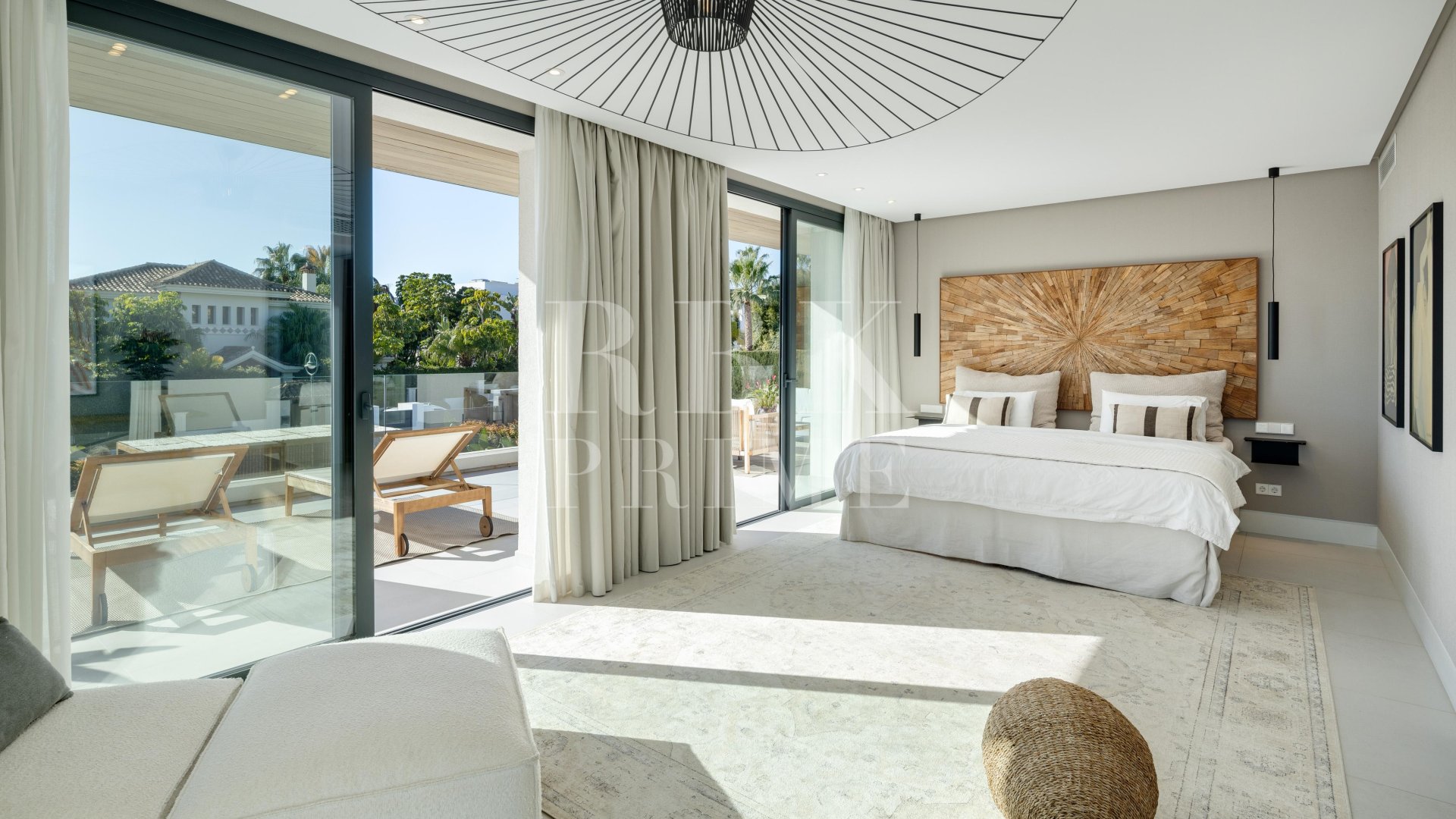 Resale - Villa -
Malaga - Nueva Andalucía