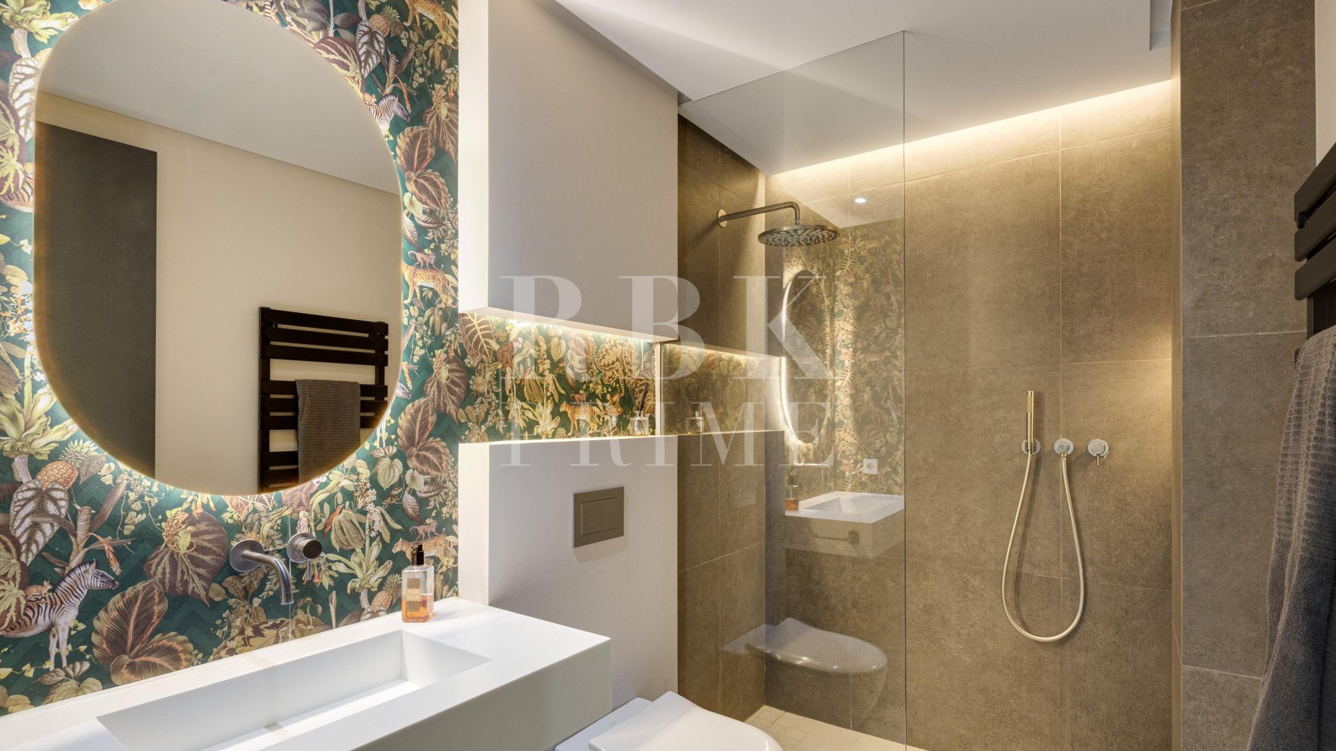 Resale - Villa -
Malaga - Nueva Andalucía