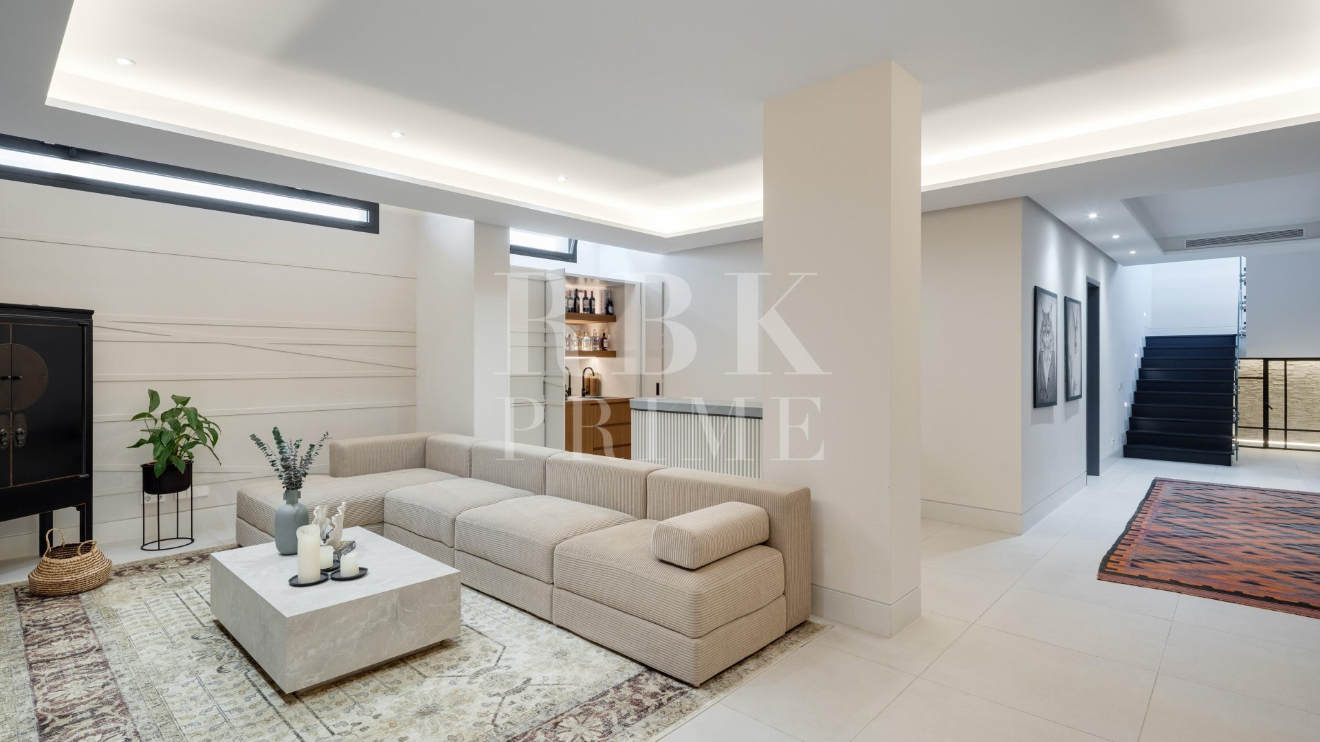 Resale - Villa -
Malaga - Nueva Andalucía