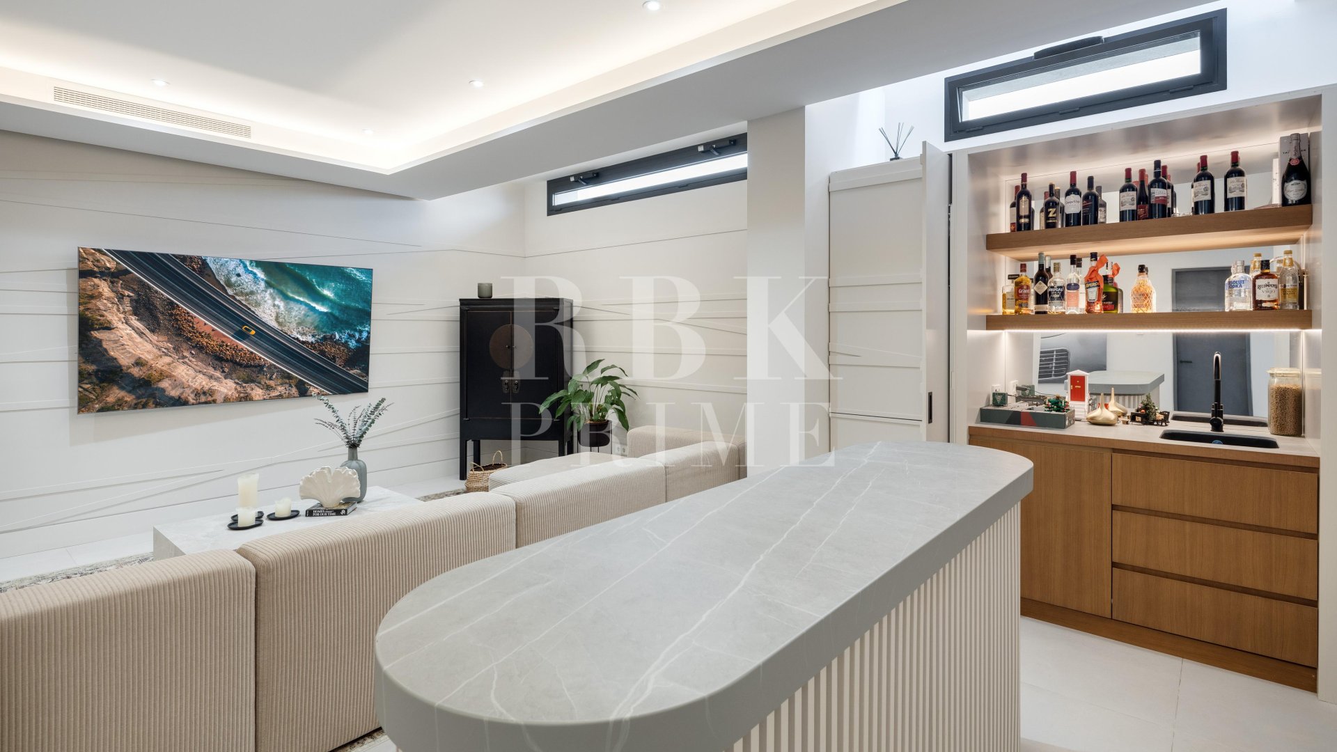 Resale - Villa -
Malaga - Nueva Andalucía