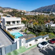 Resale - Villa -
Malaga - Nueva Andalucía