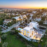 Resale - Villa -
Malaga - Nueva Andalucía