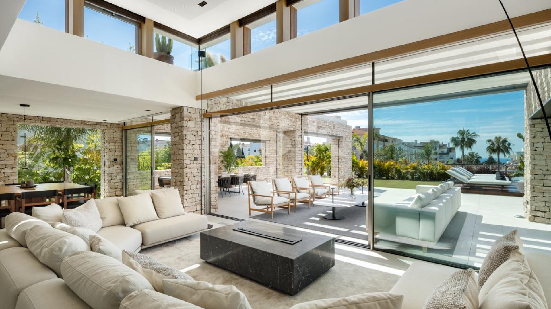 Resale - Villa -
Malaga - Nueva Andalucía