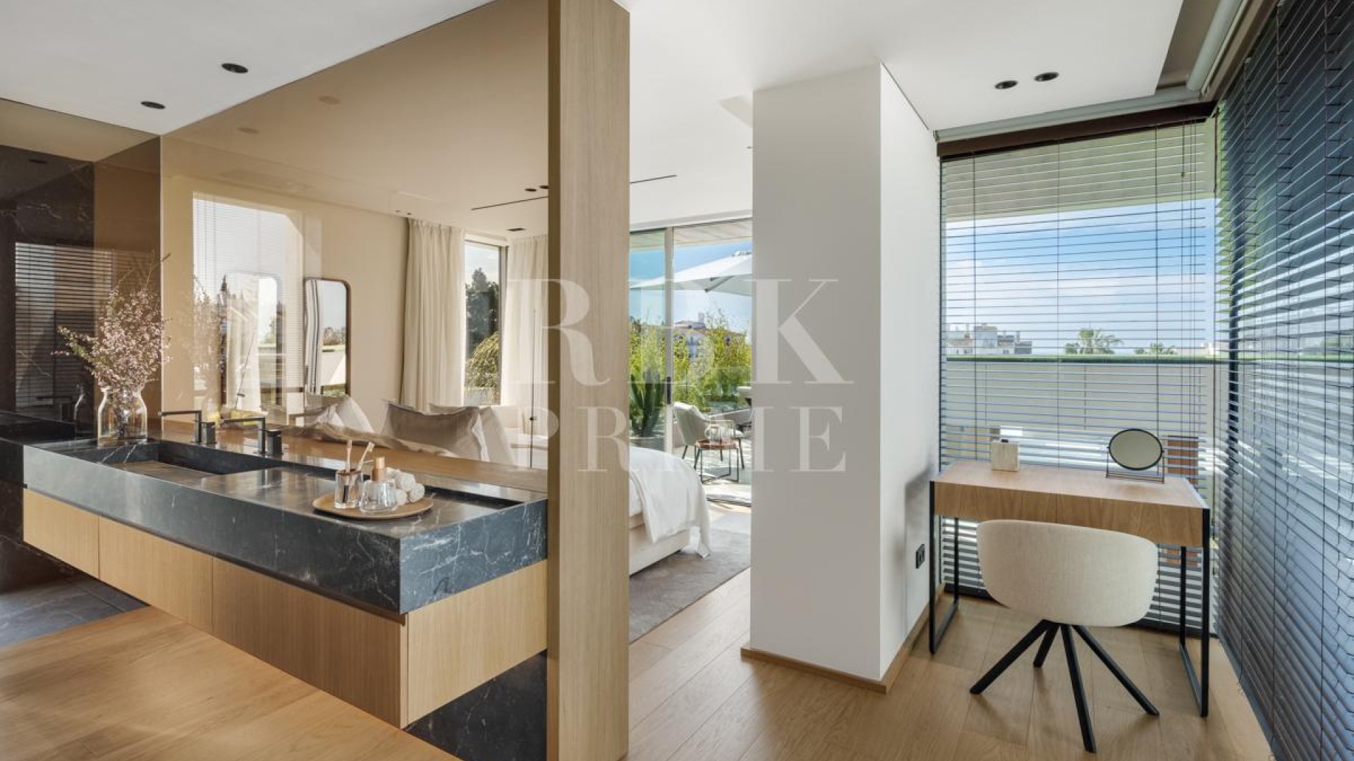 Resale - Villa -
Malaga - Nueva Andalucía