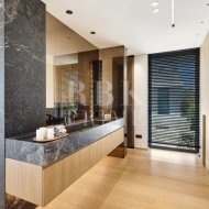 Resale - Villa -
Malaga - Nueva Andalucía