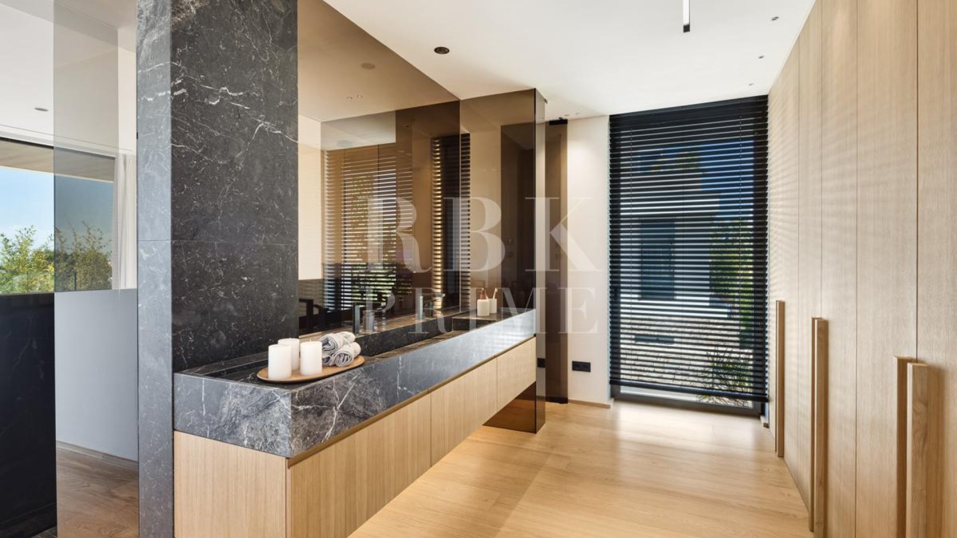 Resale - Villa -
Malaga - Nueva Andalucía