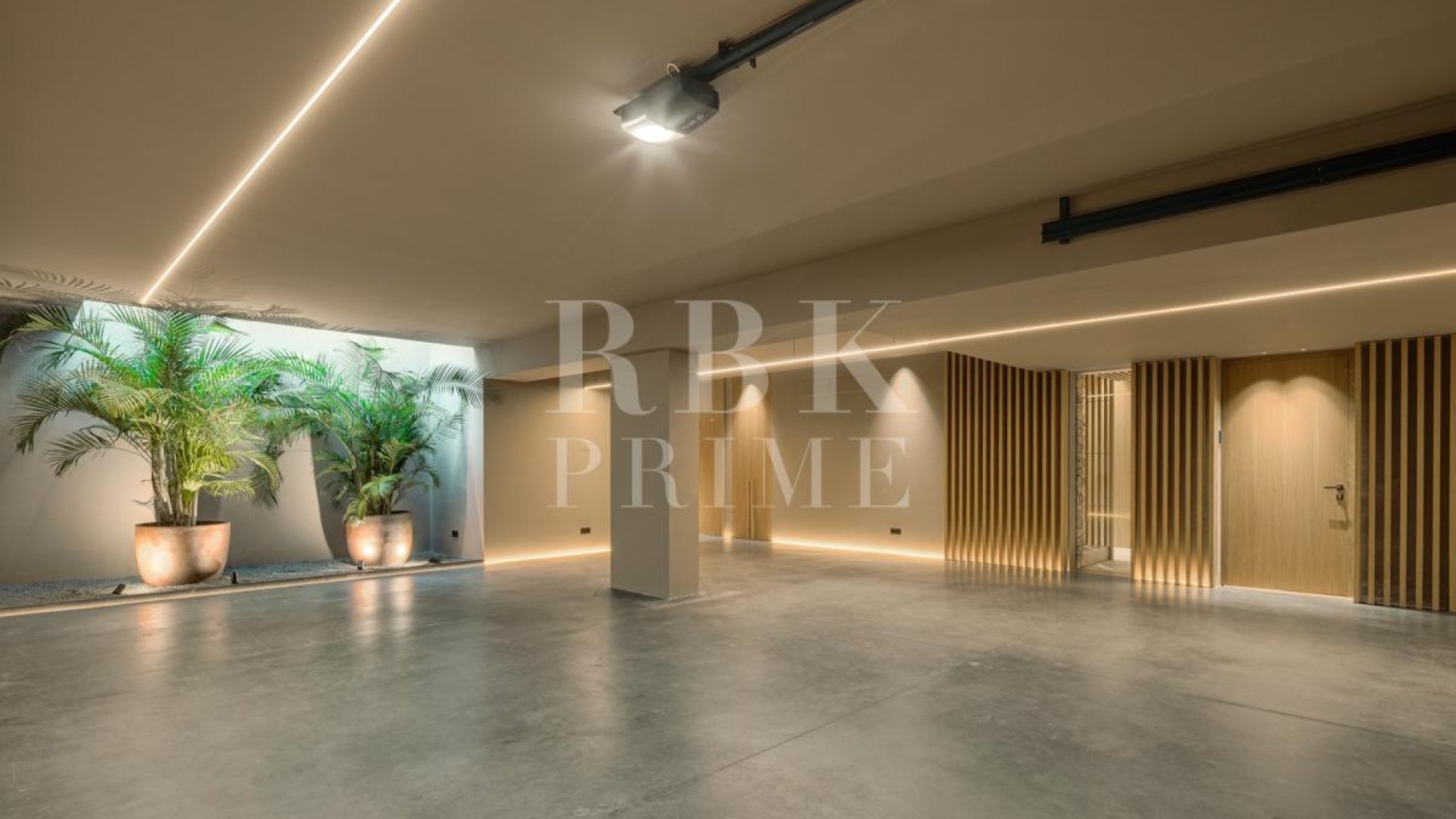 Resale - Villa -
Malaga - Nueva Andalucía