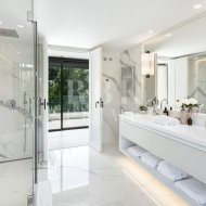 Resale - Villa -
Malaga - Nueva Andalucía