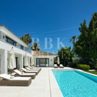 Resale - Villa -
Malaga - Nueva Andalucía